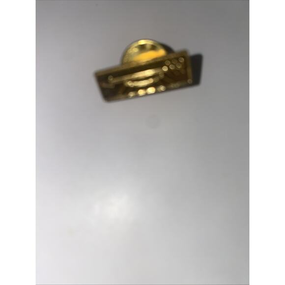 BSA Gold tone Order of the Arrow Pin Vintage Early 2000’s - Picture 3 of 3